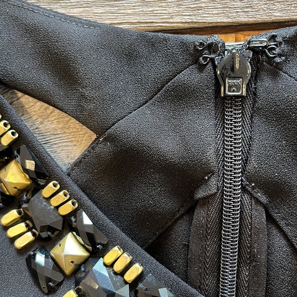 DKNY. DONNA KARAN NEW YORK BLACK BEJEWELED SIZE 4 SLEEVELESS DRESS - Picture 5 of 7